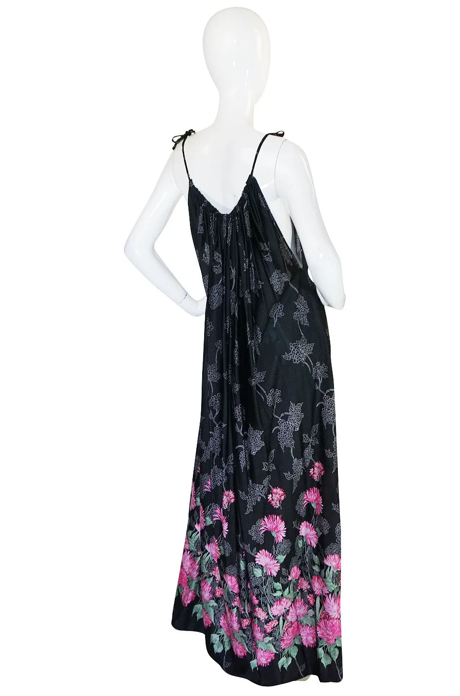 1970s Floral Print Jeresy Caftan Maxi Dress