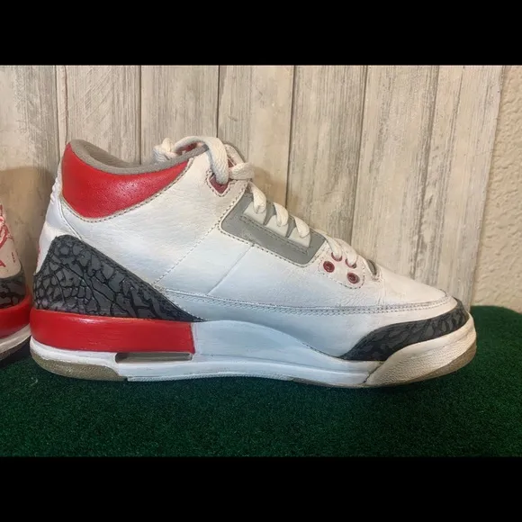 Air Jordan 3 Fire Red 5.5 Youth Basketball Shoe