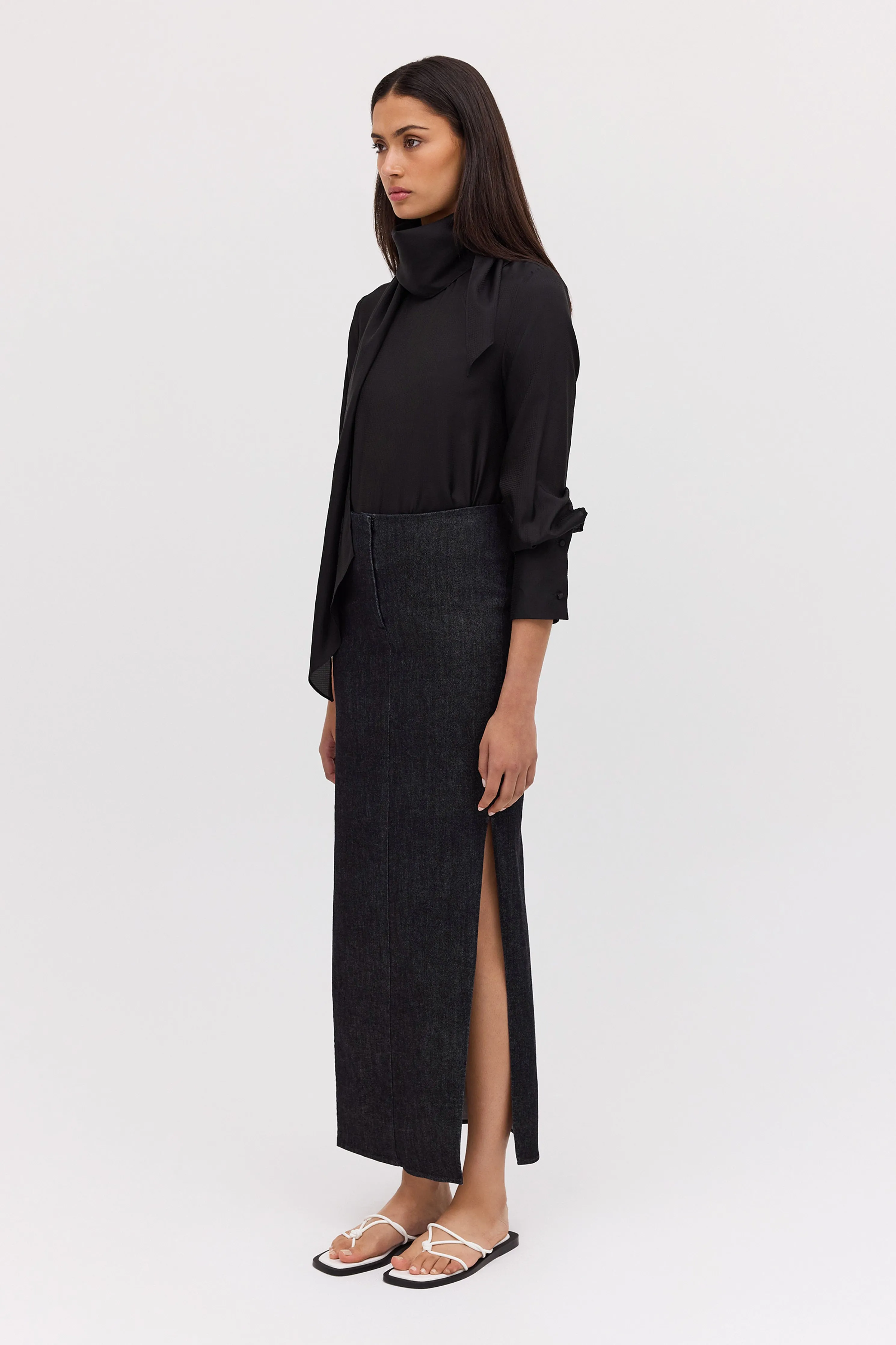 BLACK DENIM BASIS SKIRT