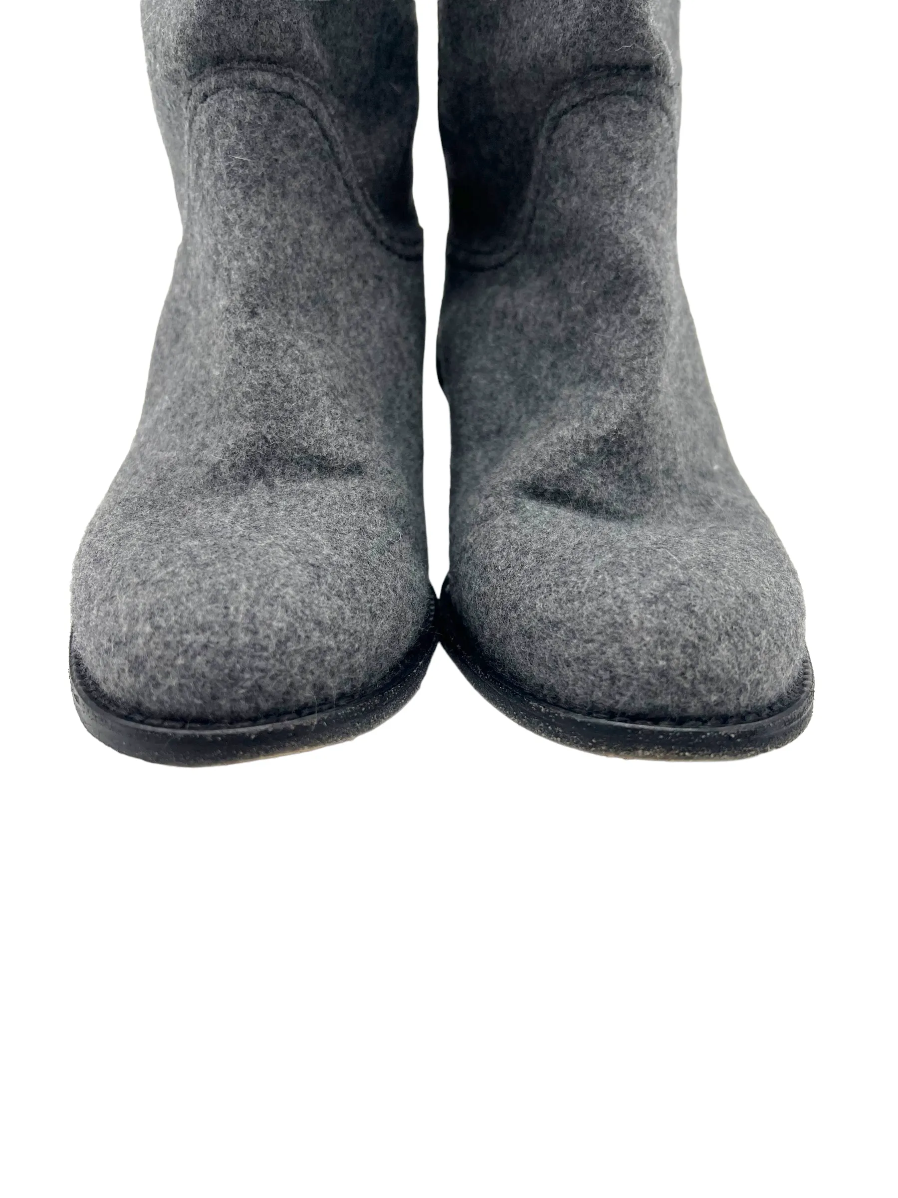 Chanel Gray Knit CC Logo Size 38 Riding Boots