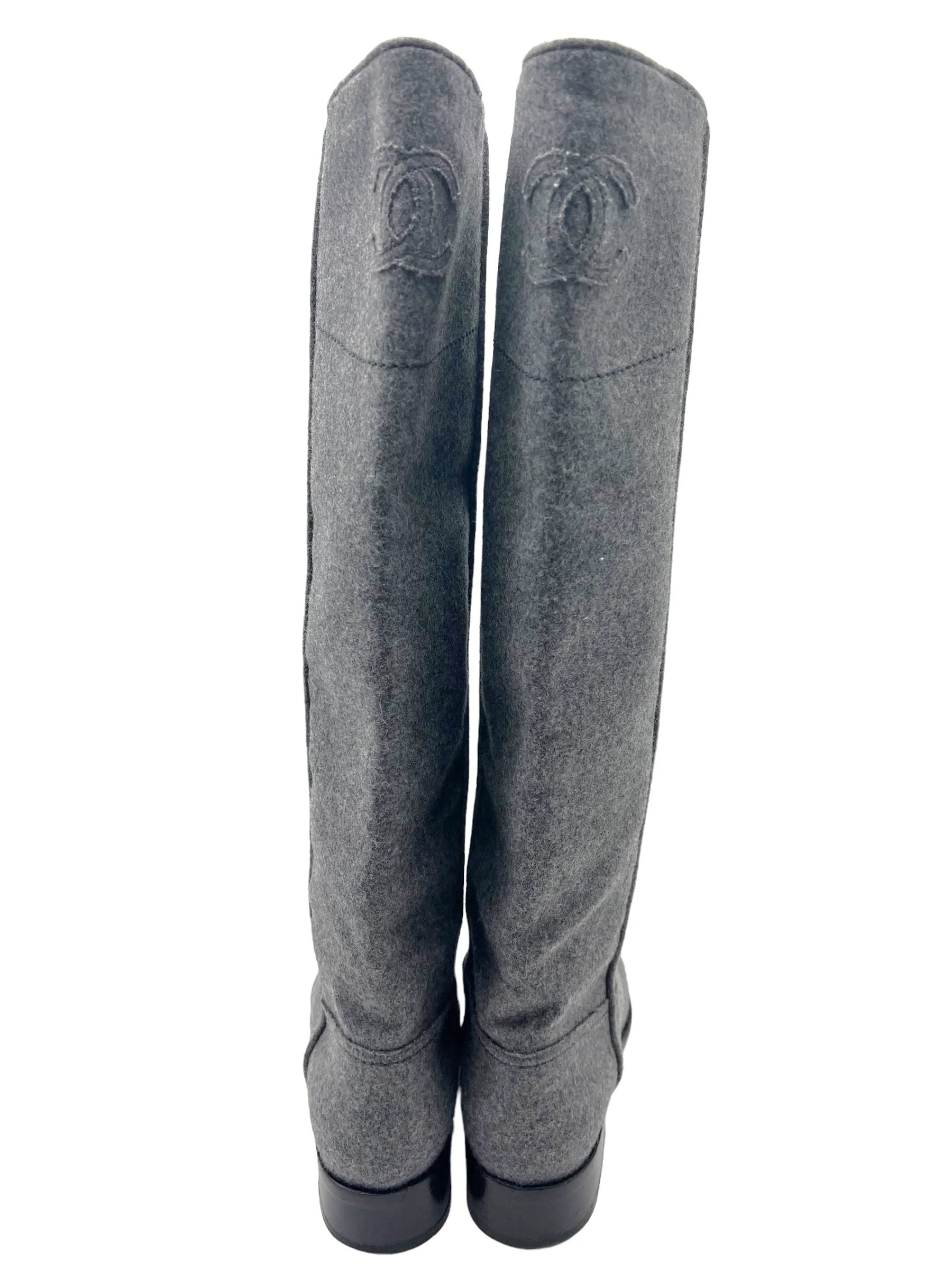 Chanel Gray Knit CC Logo Size 38 Riding Boots