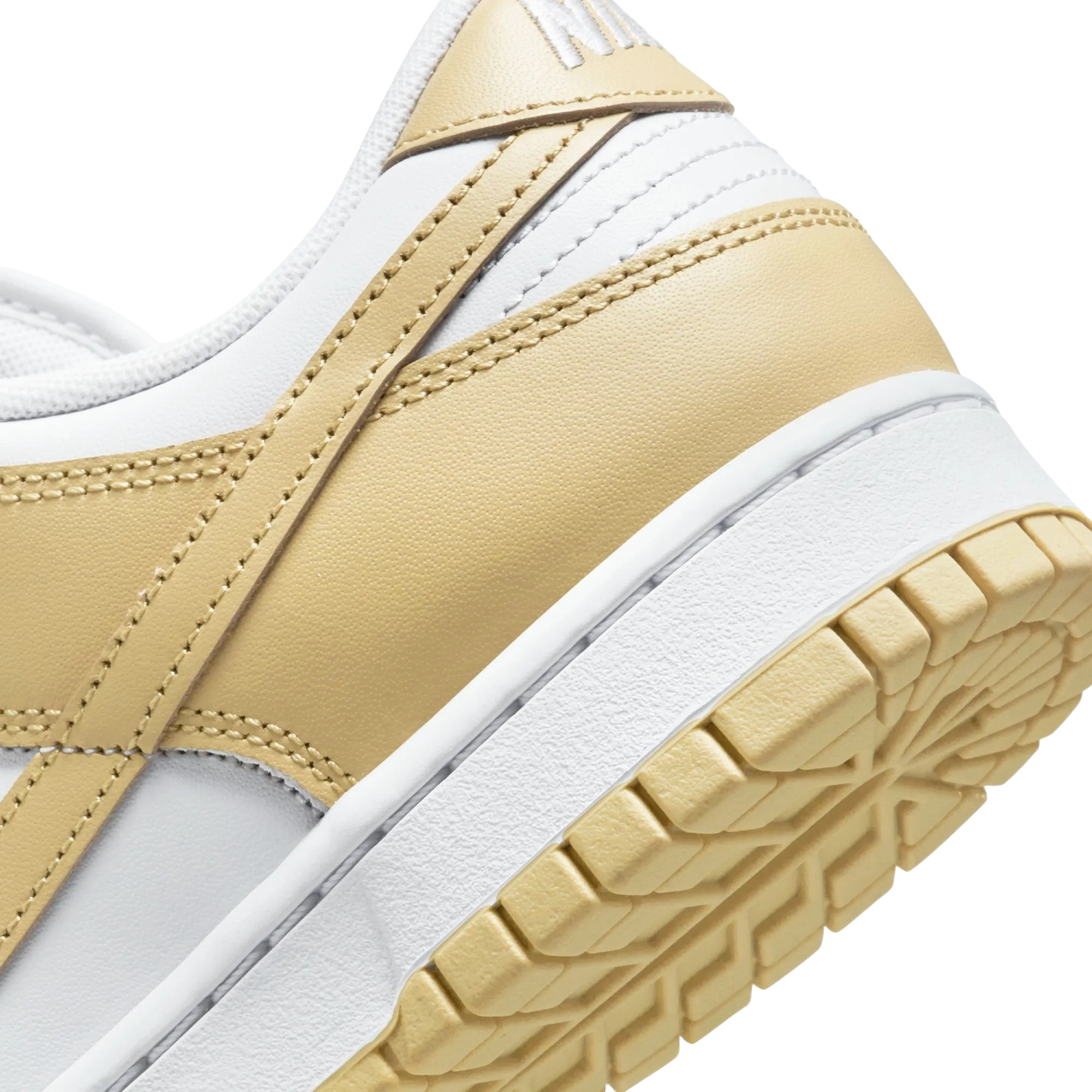 Dunk Low Retro Bttys (M)
