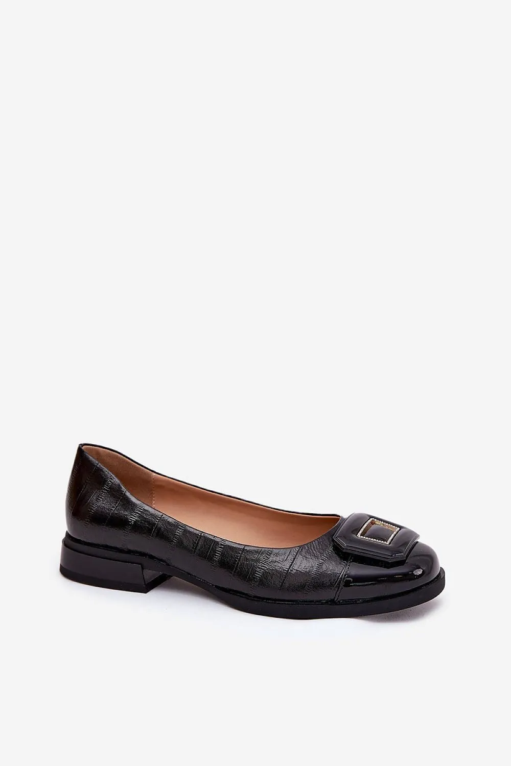 Elegant natural leather ballet flats
