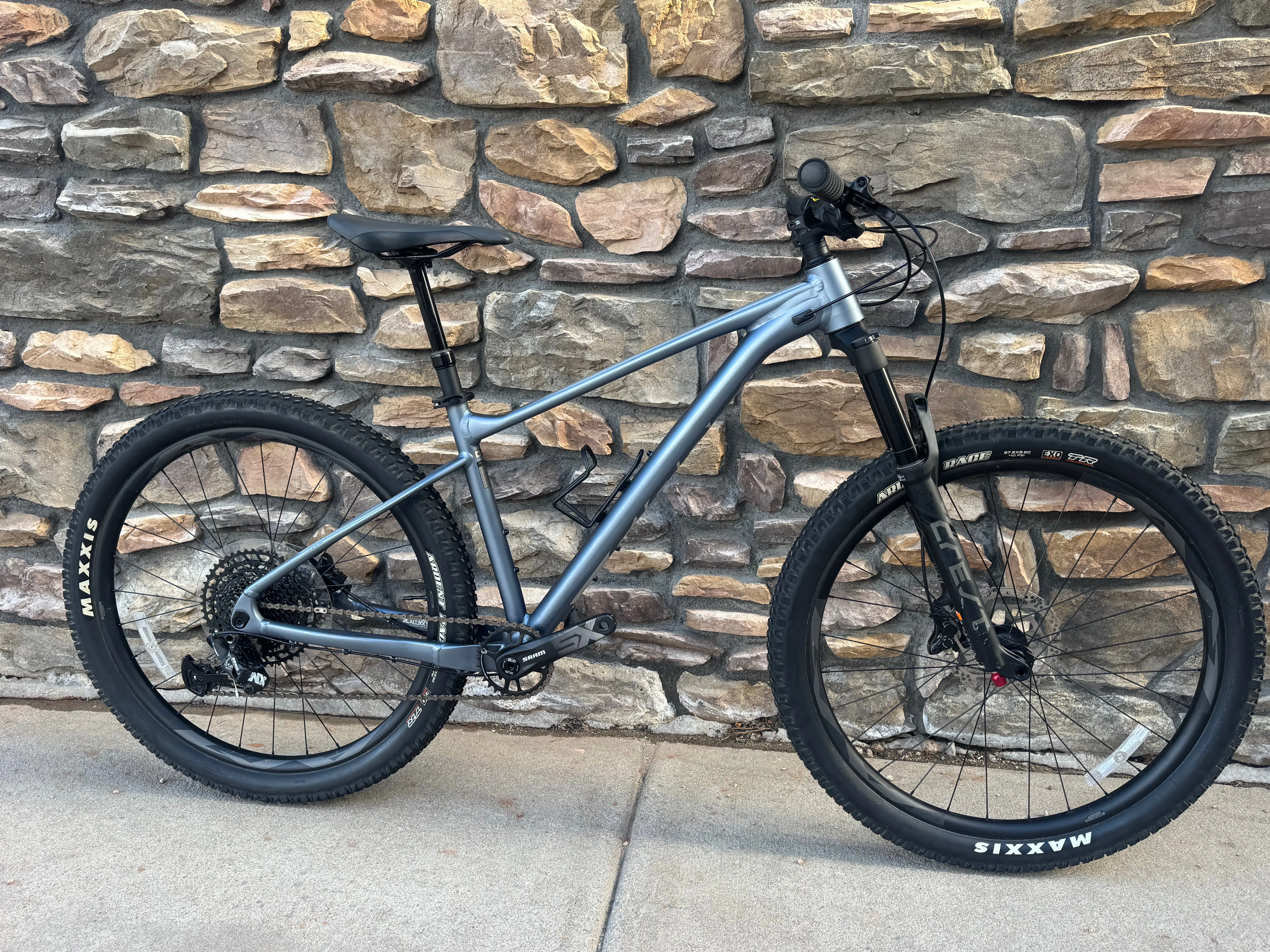 Giant Fathom 1 Medium 27.5 Mountain Bike - Knight Shield - Demo Bike