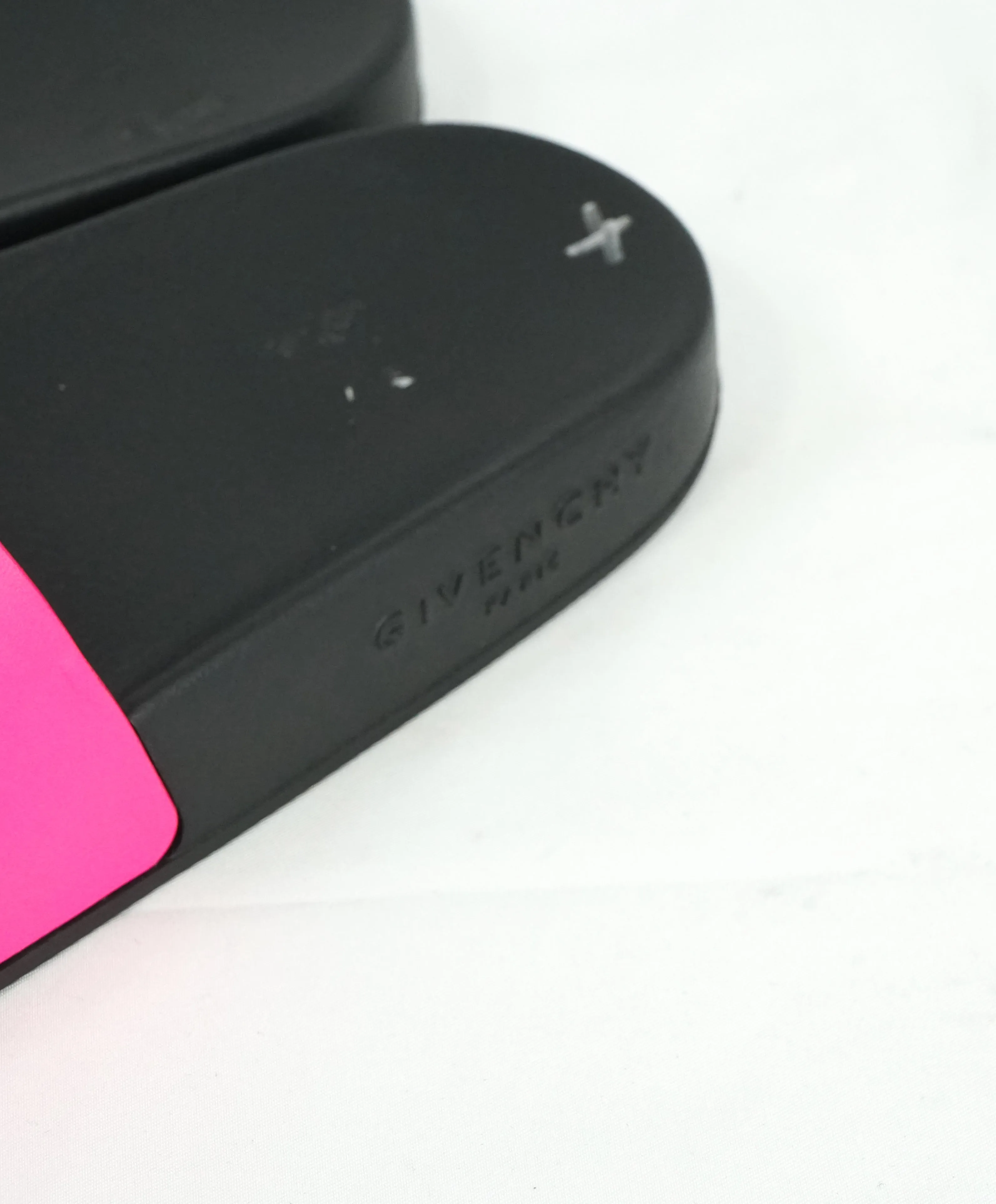GIVENCHY - Iconic Neon Pink Monogram Logo Slides Sandals - 6