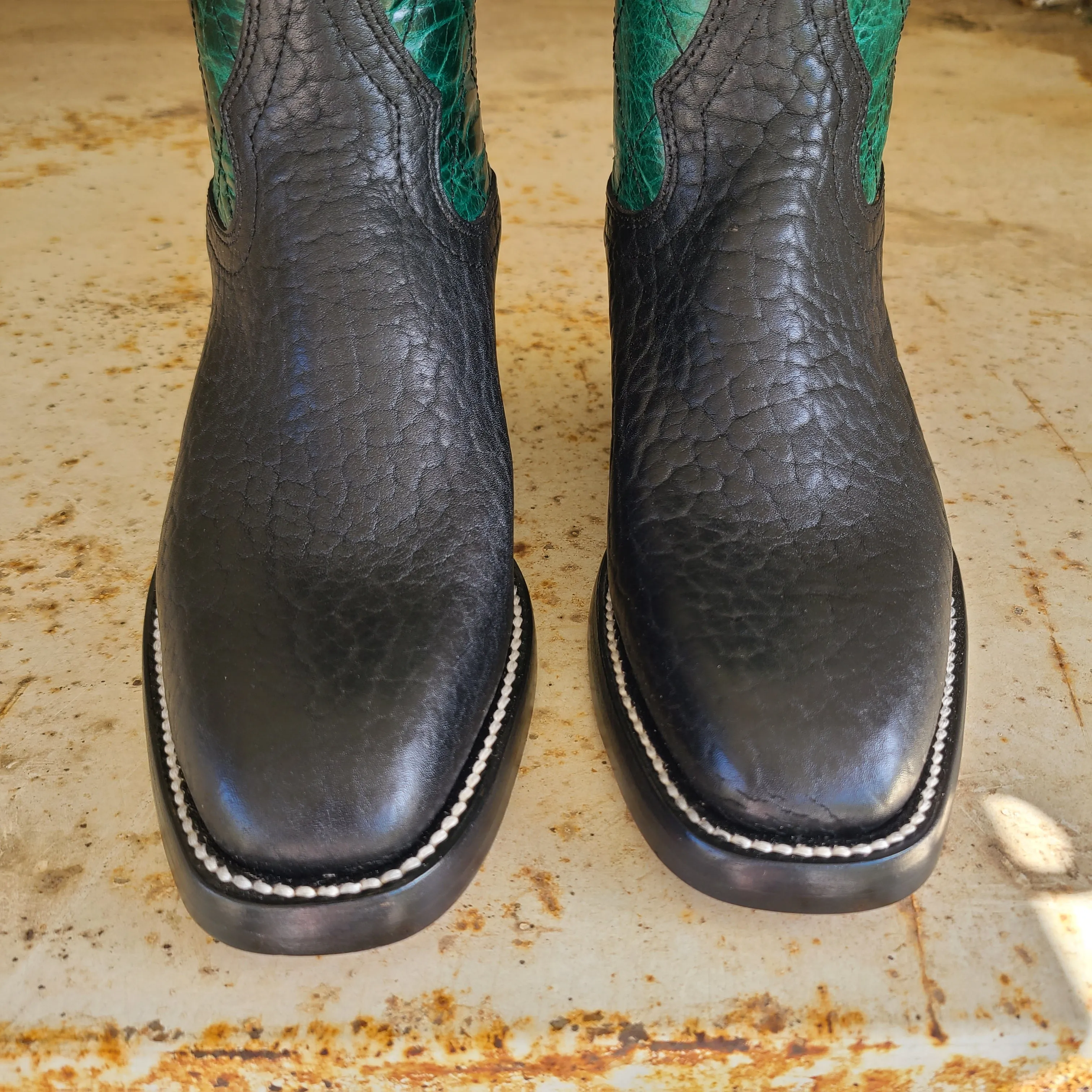 Hondo Picosa Creek Exclusive Black Bullhide w/Green Volcano - The Shamrock Boot