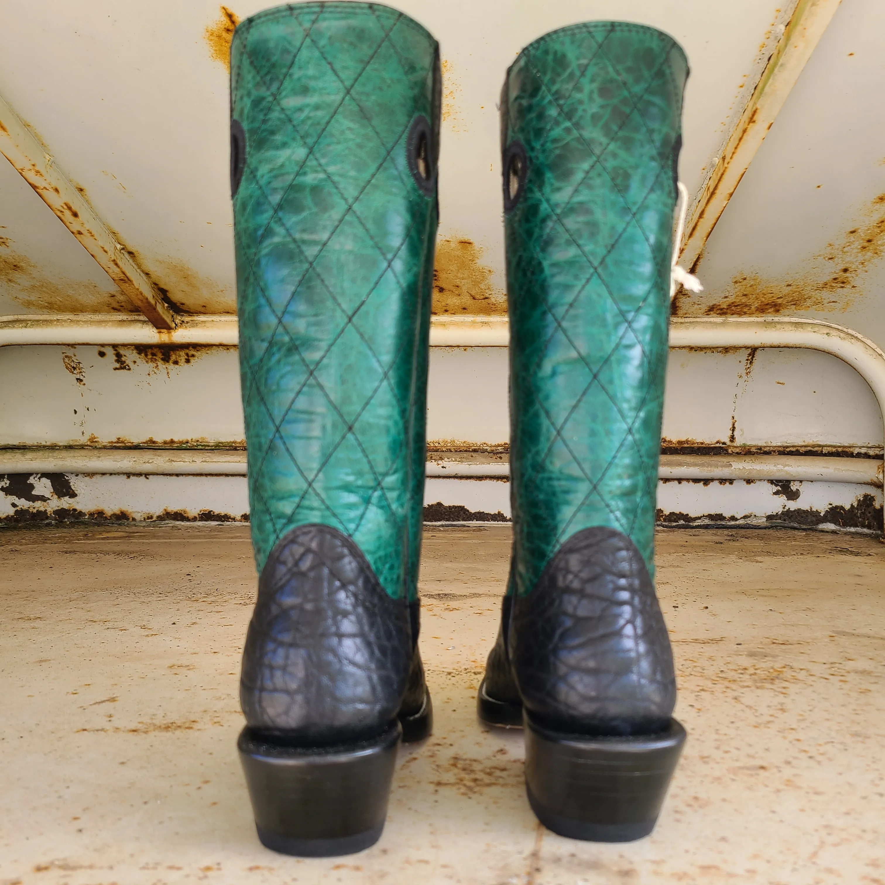 Hondo Picosa Creek Exclusive Black Bullhide w/Green Volcano - The Shamrock Boot
