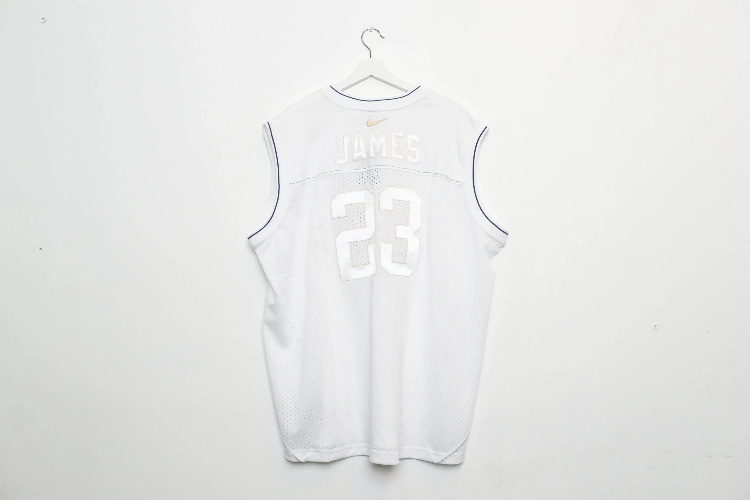 Nike Basketball Retro Lebron James Jersey White Extra Large