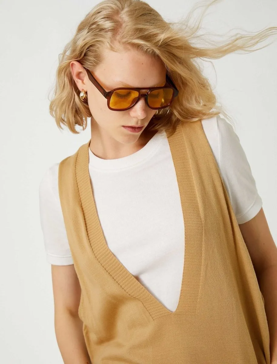 Oversized Sweater Vest in Camel
