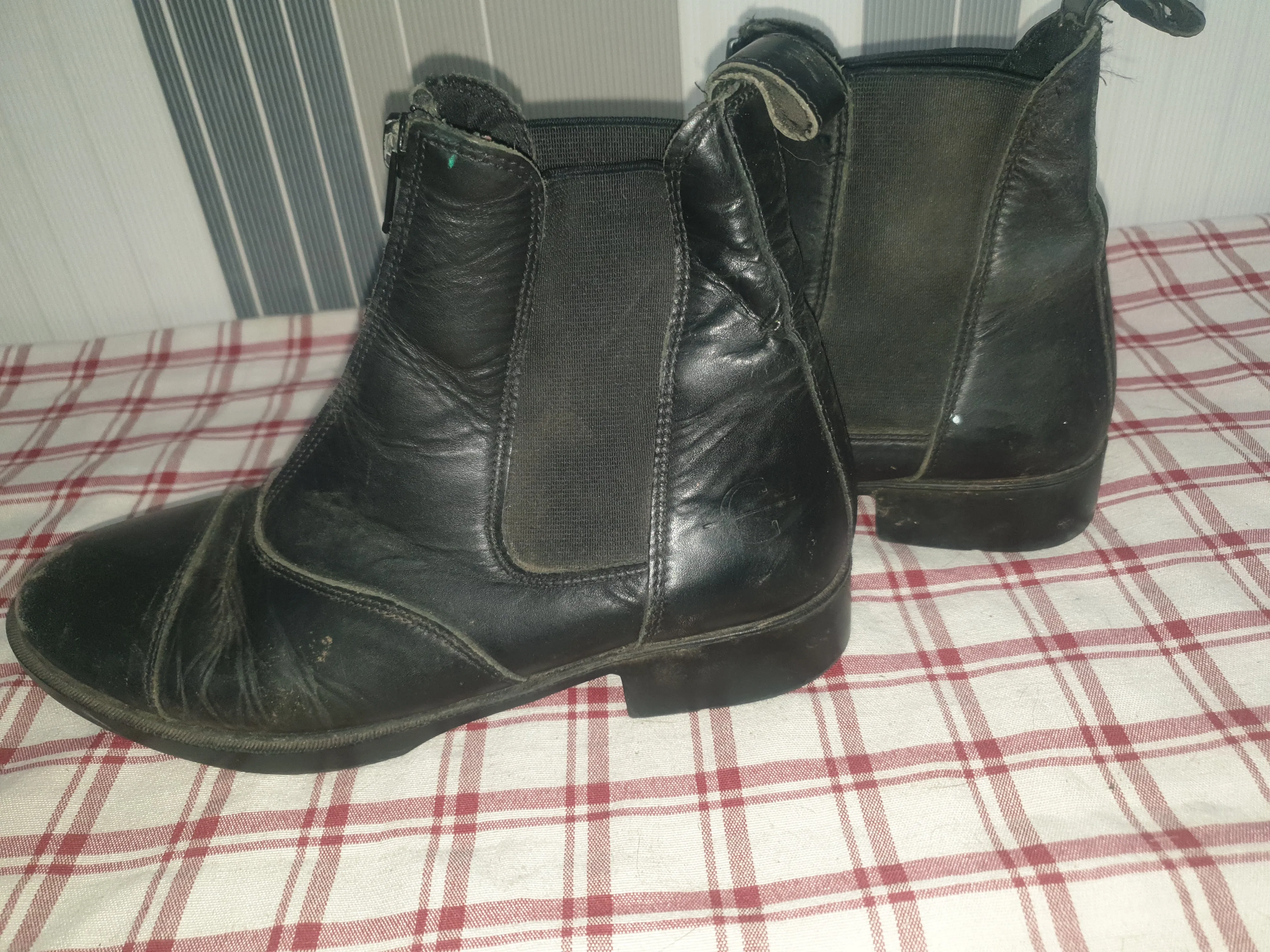 size 3 black  jodhpur boots FREE POSTAGE 🟢